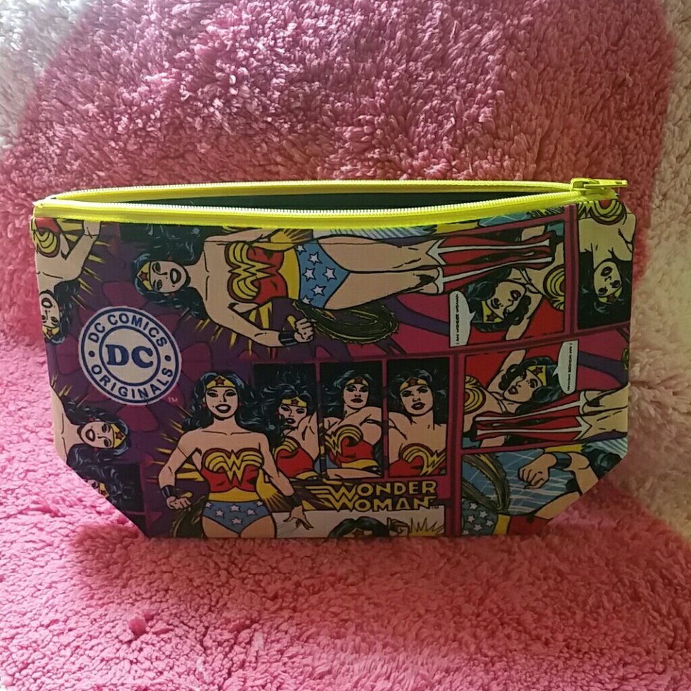 DC Comics "Handmade" Wonder Woman Makeup Bag!💥
